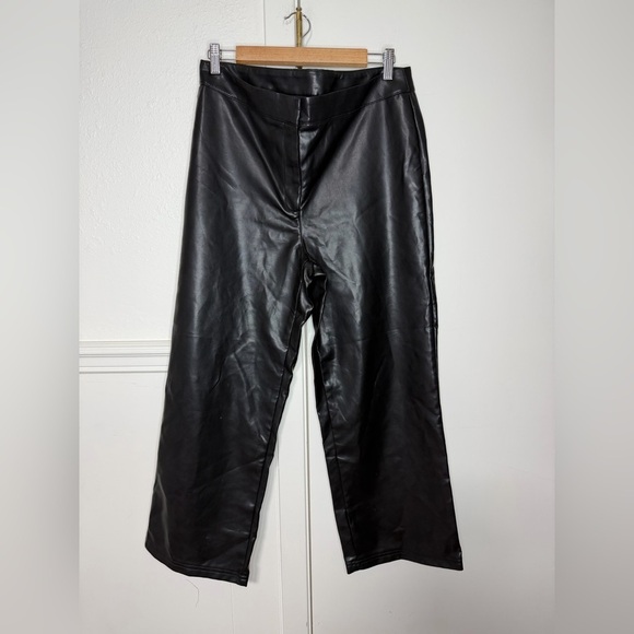 bagatelle Pants - Bagatelle Collection Black Faux Leather pants size M